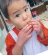おいしそうに食べる子ども